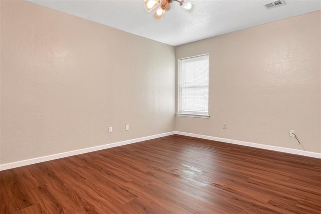 3036 NE Stratford Cir, Lawton, OK 73507