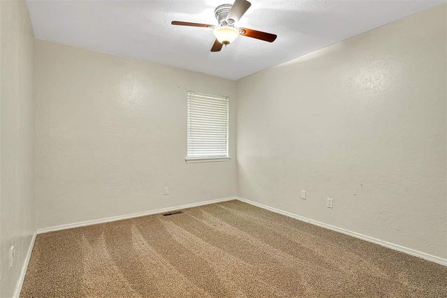 3036 NE Stratford Cir, Lawton, OK 73507