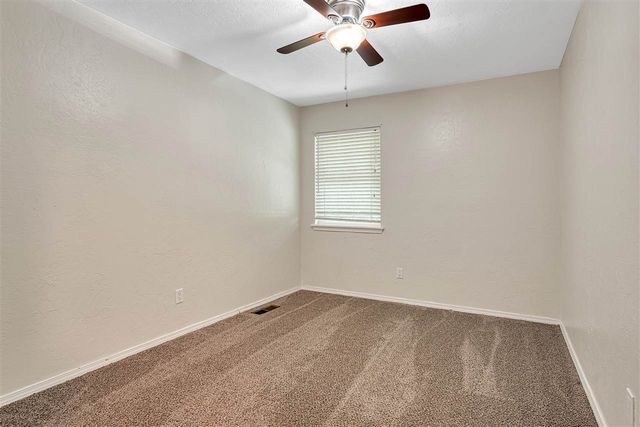 3036 NE Stratford Cir, Lawton, OK 73507