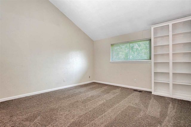 3036 NE Stratford Cir, Lawton, OK 73507