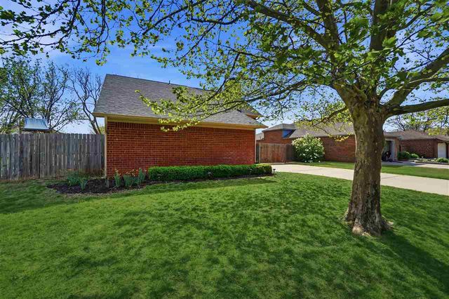 3036 NE Stratford Cir, Lawton, OK 73507