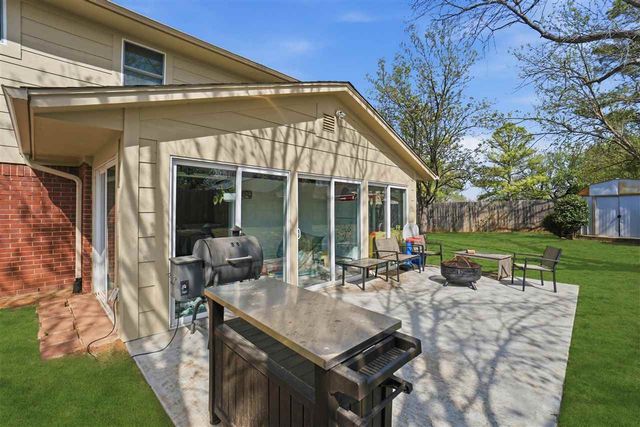 3036 NE Stratford Cir, Lawton, OK 73507