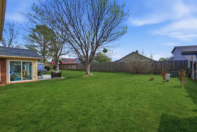 3036 NE Stratford Cir, Lawton, OK 73507