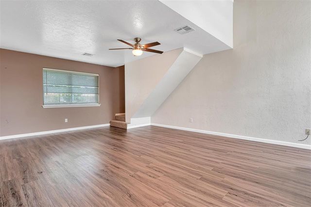 3036 NE Stratford Cir, Lawton, OK 73507