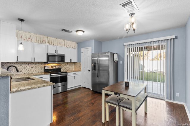 6019 Old Chimney, San Antonio, TX 78250