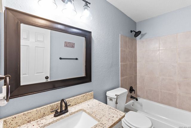 6019 Old Chimney, San Antonio, TX 78250