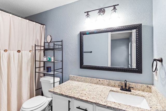 6019 Old Chimney, San Antonio, TX 78250