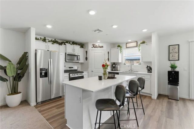 8716 Akero, Bakersfield, CA 93307