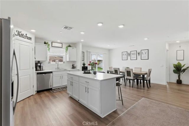 8716 Akero, Bakersfield, CA 93307