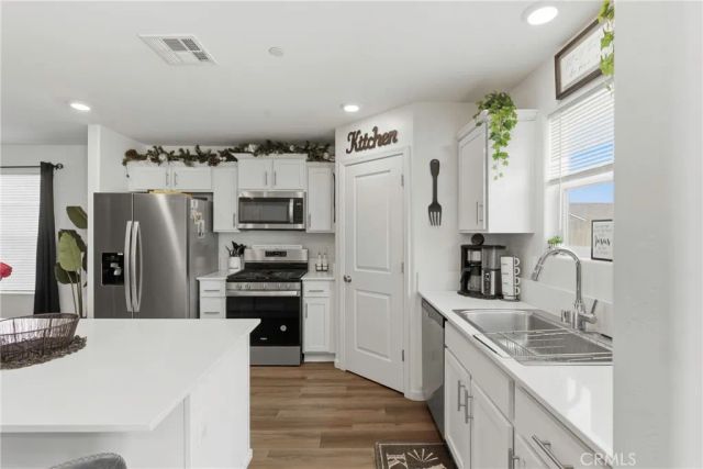 8716 Akero, Bakersfield, CA 93307