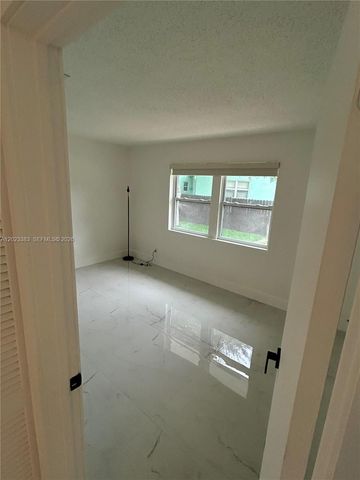 251-253 SW 11th St, Dania Beach, FL 33004