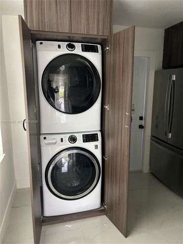 251-253 SW 11th St, Dania Beach, FL 33004