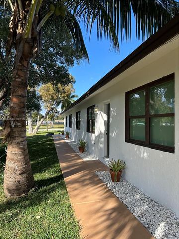 251-253 SW 11th St, Dania Beach, FL 33004
