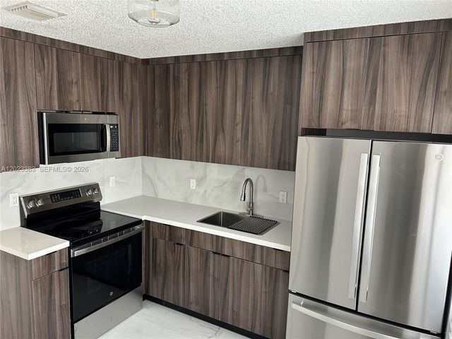 251-253 SW 11th St, Dania Beach, FL 33004