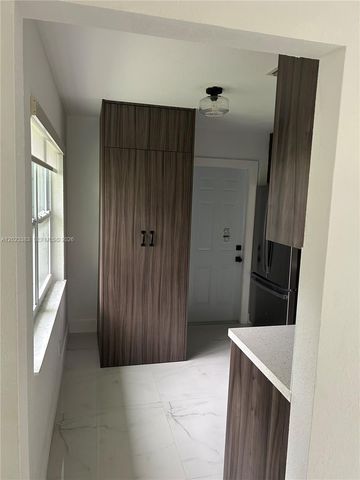 251-253 SW 11th St, Dania Beach, FL 33004