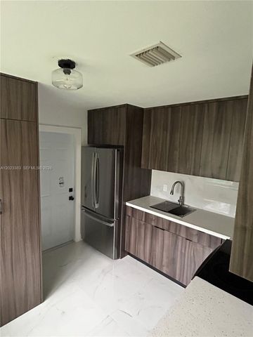 251-253 SW 11th St, Dania Beach, FL 33004