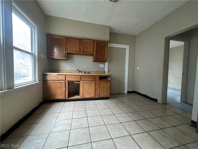 13510 Coit Road, Cleveland, OH 44110