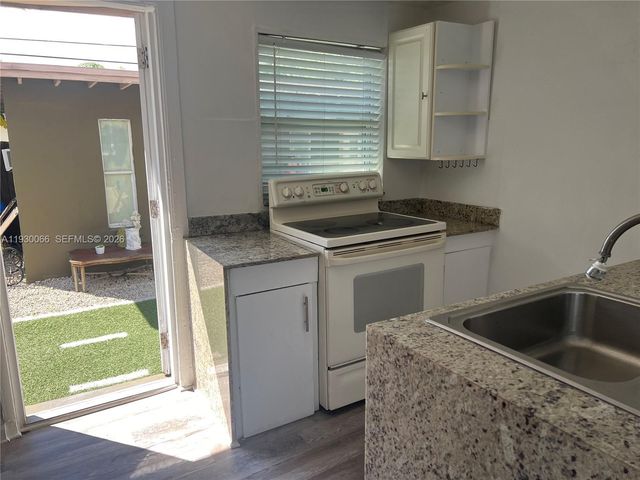 842 SW 12th Ave, Miami, FL 33130