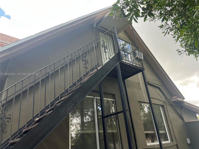 842 SW 12th Ave, Miami, FL 33130