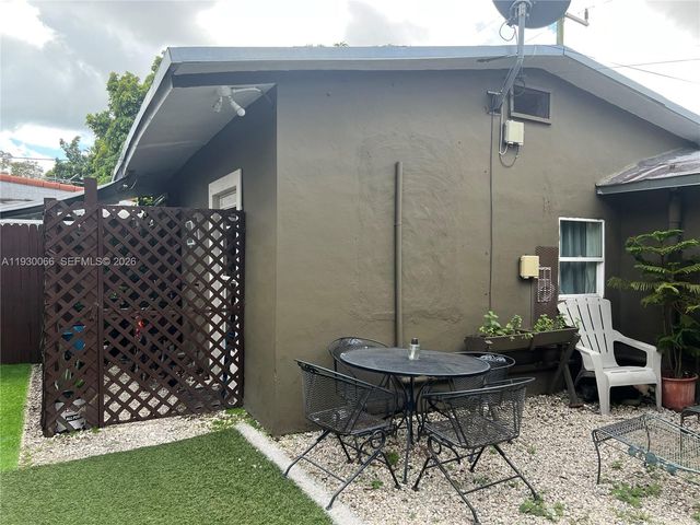 842 SW 12th Ave, Miami, FL 33130