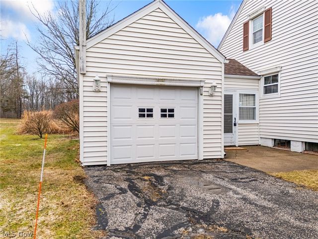 9482 Highland Drive, Brecksville, OH 44141