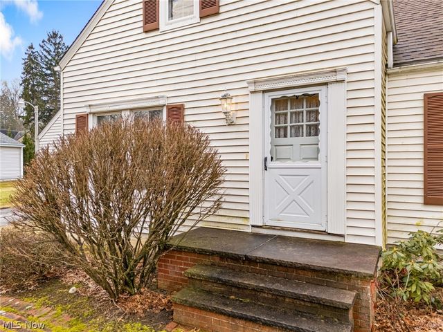 9482 Highland Drive, Brecksville, OH 44141