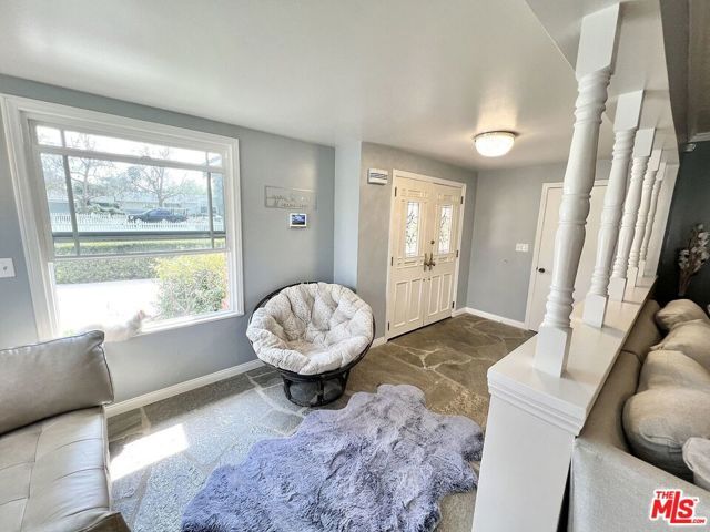 22839 Oxnard Street, Woodland Hills (los Angeles), CA 91367