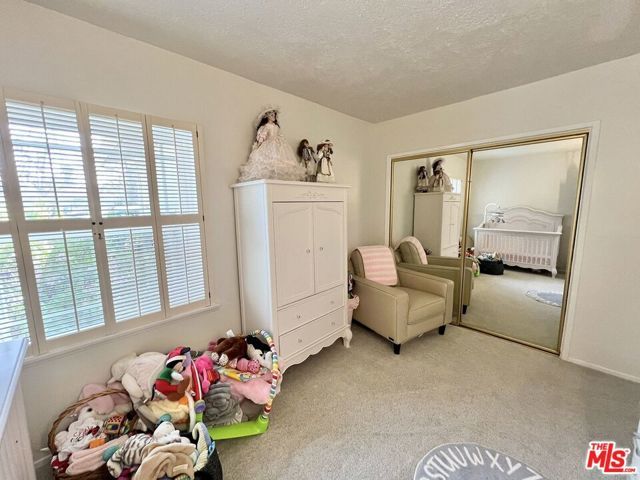 22839 Oxnard Street, Woodland Hills (los Angeles), CA 91367