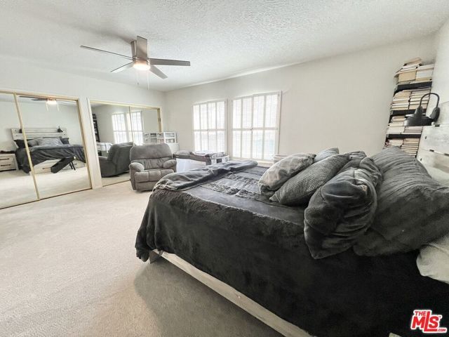 22839 Oxnard Street, Woodland Hills (los Angeles), CA 91367