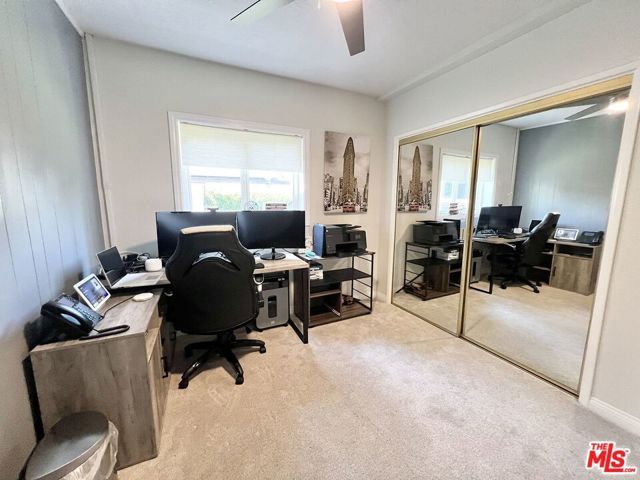 22839 Oxnard Street, Woodland Hills (los Angeles), CA 91367