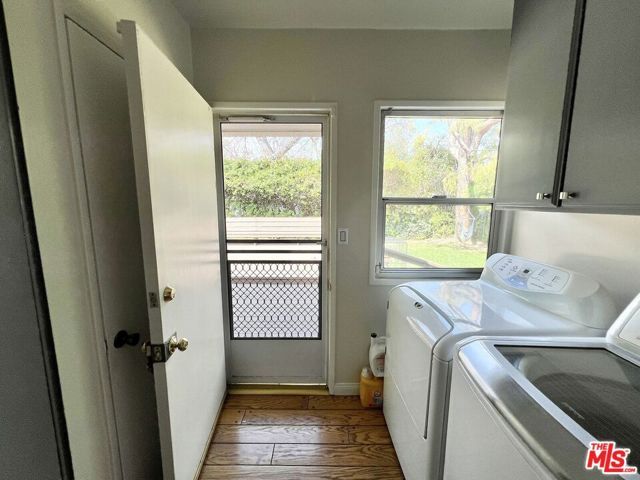 22839 Oxnard Street, Woodland Hills (los Angeles), CA 91367