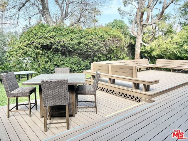 22839 Oxnard Street, Woodland Hills (los Angeles), CA 91367