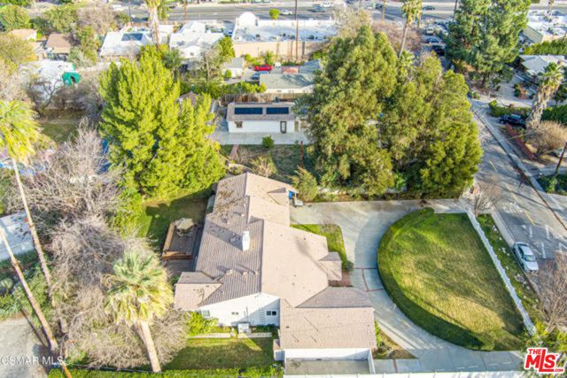 22839 Oxnard Street, Woodland Hills (los Angeles), CA 91367