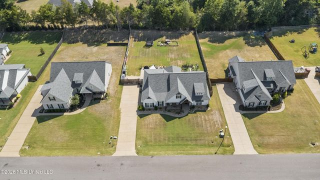 3256 Grayson Creek Drive, Southaven, MS 38672
