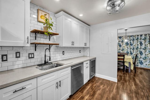 8747 Cleary Blvd, Plantation, FL 33324