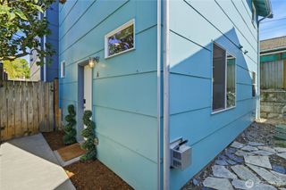 9054 17th Ave SW #A, Seattle, WA 98106