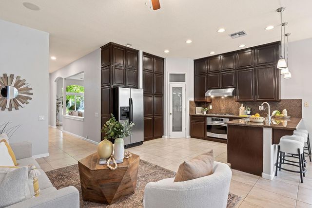 2945 Sierra Mills Ln, Sacramento, CA 95864