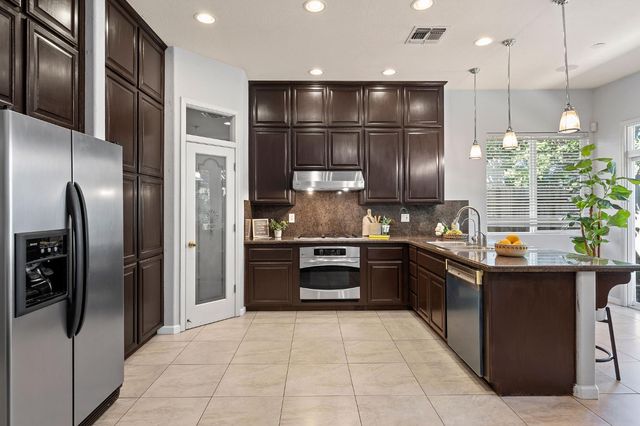 2945 Sierra Mills Ln, Sacramento, CA 95864