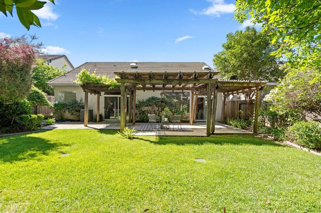 2945 Sierra Mills Ln, Sacramento, CA 95864