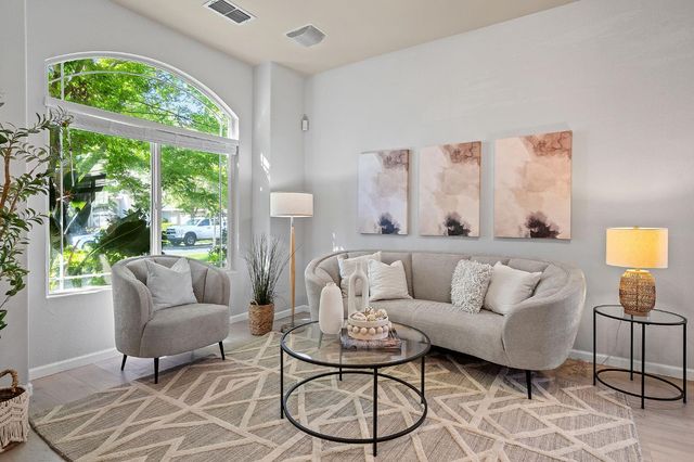 2945 Sierra Mills Ln, Sacramento, CA 95864