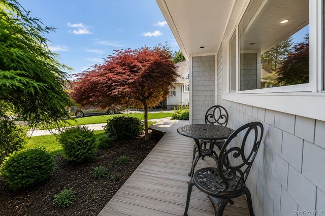 2184 Seneca Drive S, Merrick, NY 11566