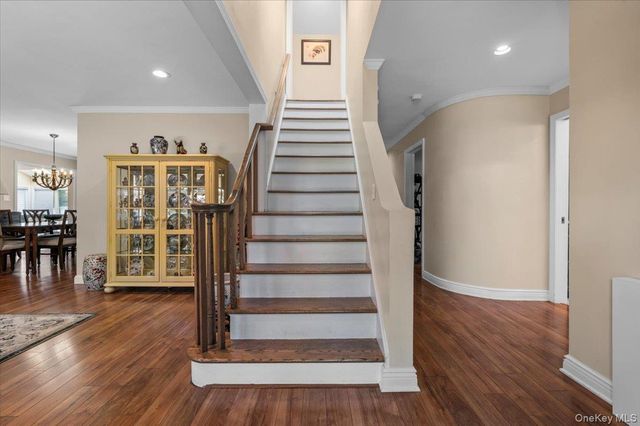 2184 Seneca Drive S, Merrick, NY 11566