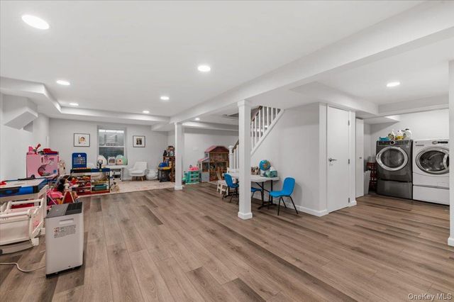 2184 Seneca Drive S, Merrick, NY 11566