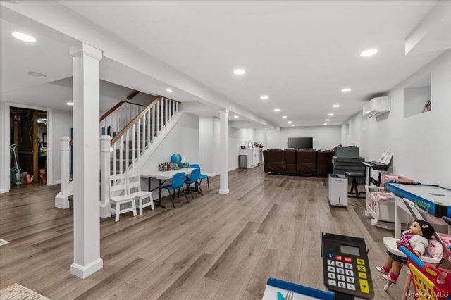 2184 Seneca Drive S, Merrick, NY 11566