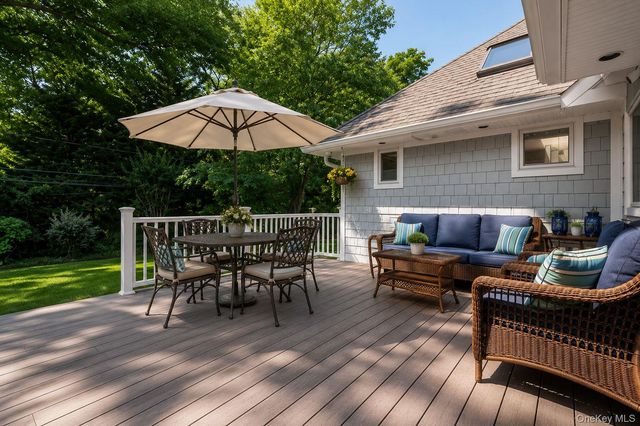 2184 Seneca Drive S, Merrick, NY 11566