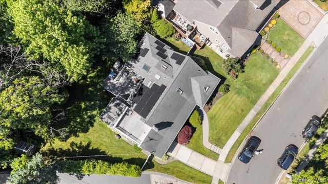 2184 Seneca Drive S, Merrick, NY 11566