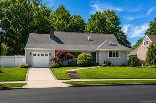 2184 Seneca Drive S, Merrick, NY 11566