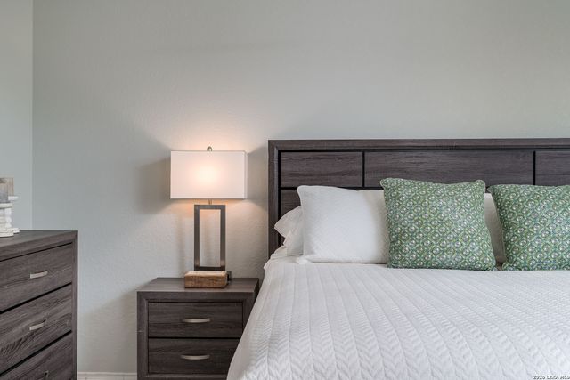 1415 Hummingbird, San Antonio, TX 78245