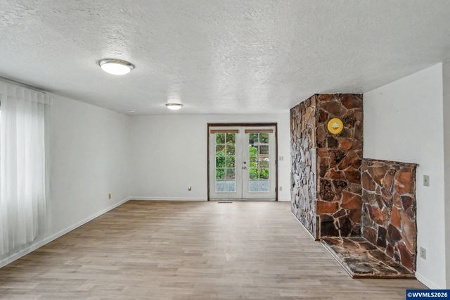 1135 Cedar Ln, Aumsville, OR 97325