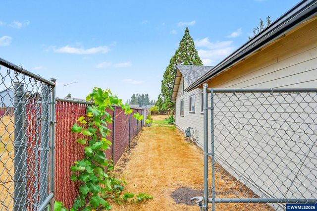 1135 Cedar Ln, Aumsville, OR 97325